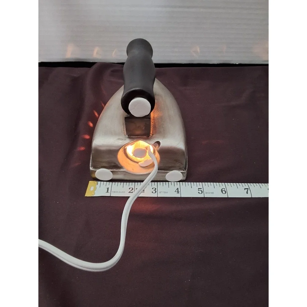 Cracker Barrel Iron Accent Lamp(Retired) Works As It Should